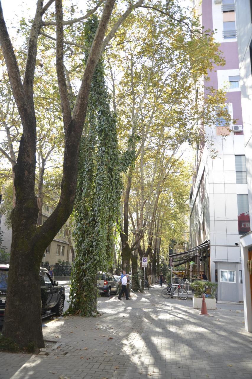 Haris Apartments Tirana Exterior foto